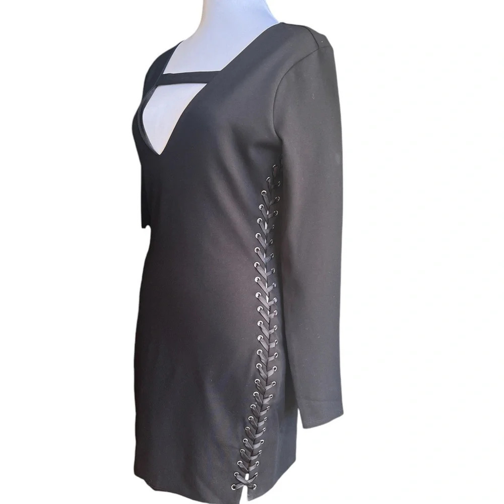 True Religion Size M Black Bodycon Long Sleeve Lace-Up Side Dress New - Picture 4 of 7